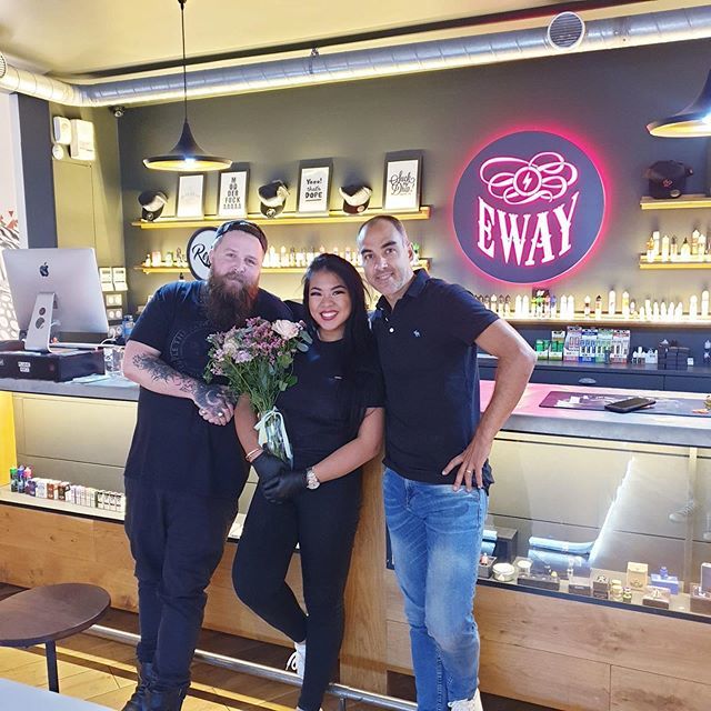 2 ans déjà que Chhor Vy La Barbière a intégrée la Team Eway 
2 ans qu’elle vous rend beau gosse 
2 ans qu’elle nous apporte sa bonne humeur ift.tt/2PK1wJJ