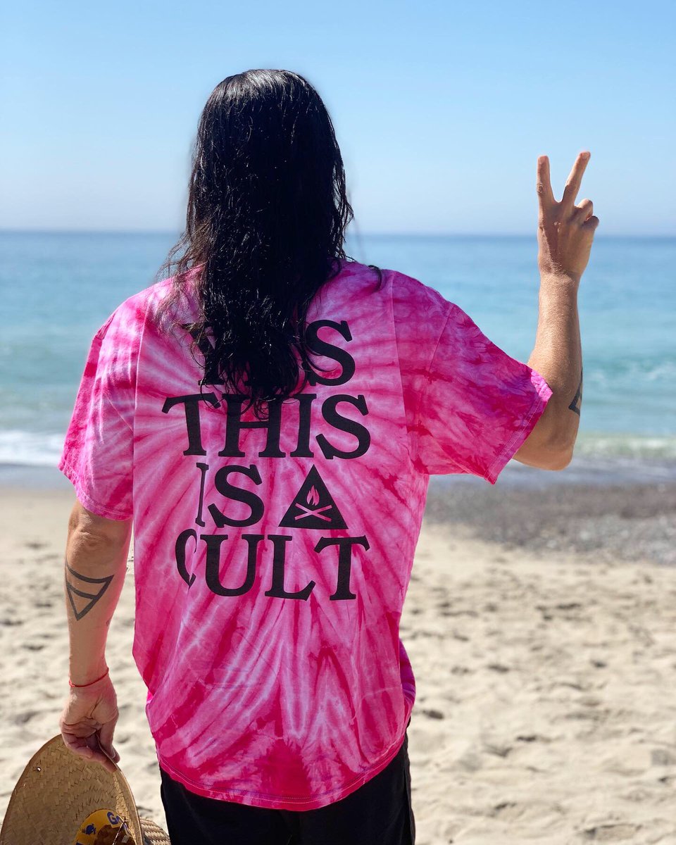 JaredLeto's tweet photo. ✌🏼✌🏼💀💓 #marsmerch #yesthisisacult https://t.co/ATubQdQLzP