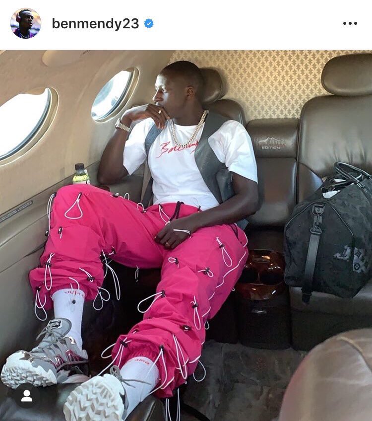VibesFoot's tweet photo. Les commentaires de Kylian Mbappé et Antoine Griezmann sous la photo de Benjamin Mendy 😂 https://t.co/ZGuIlOnWOy