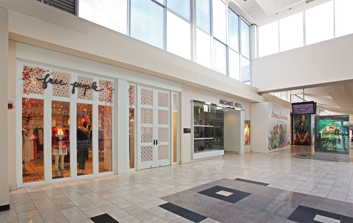 ArtOfForm1's tweet image. Free People - Walt Whitman Mall, Huntington Station, NY