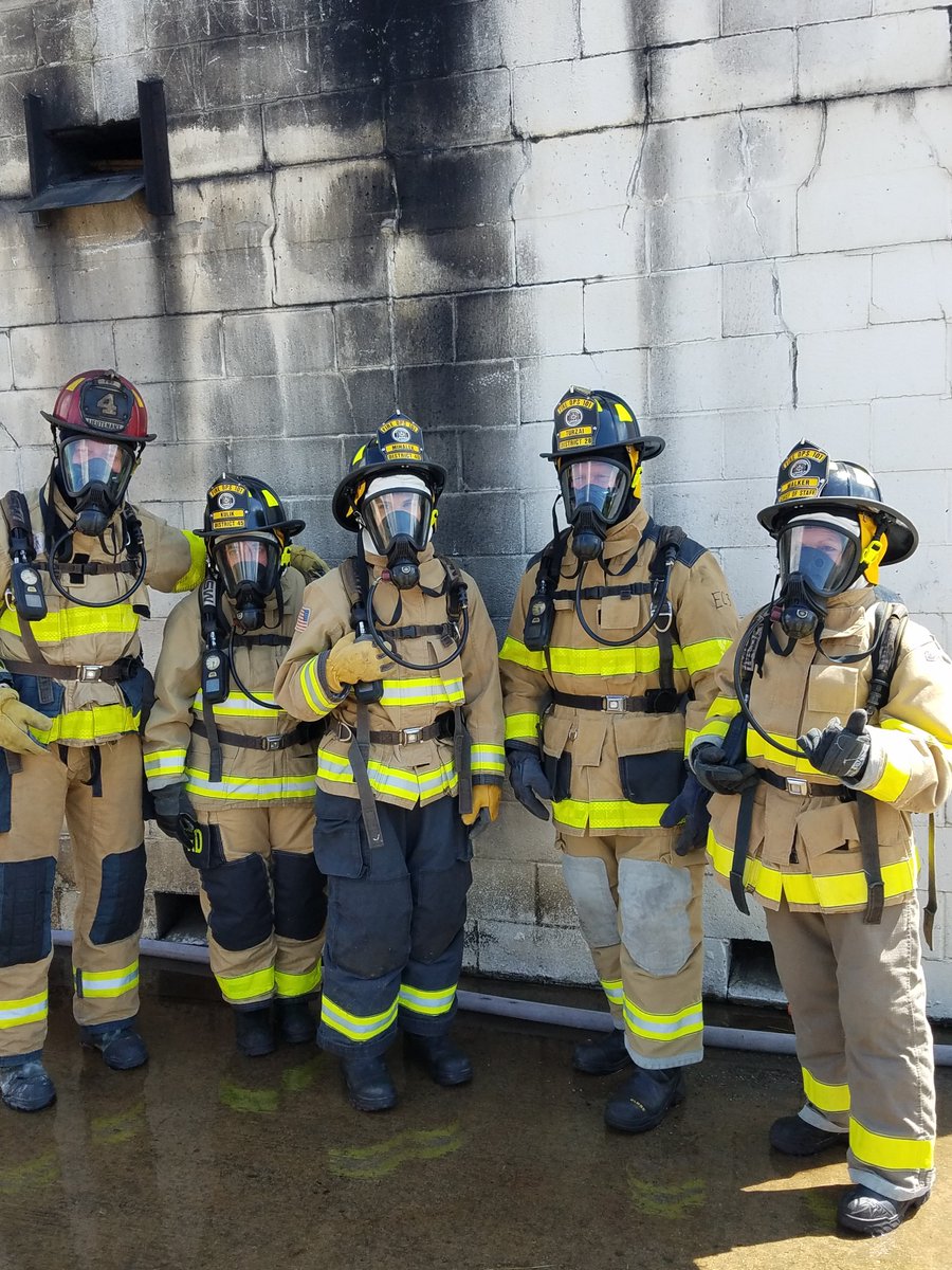 Darrinkellypgh's tweet image. Next crew in burn building is @MikeTurzai @PAAttorneyGen chief of staff Nancy walker and @RepKulik at @PghFireFighters #Fireops