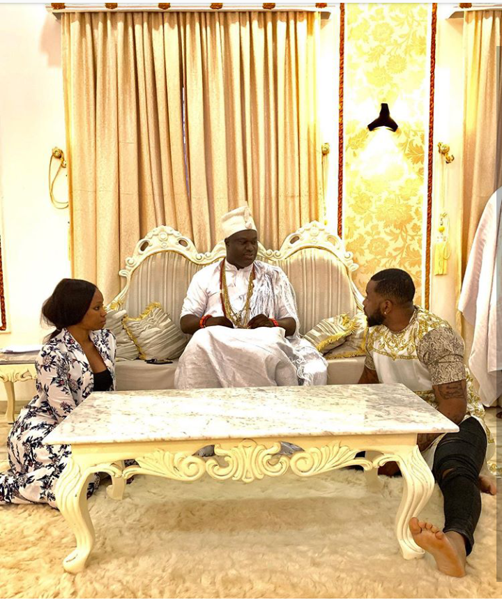 Bam Bam And Teddy A Pay A Visit To The Ooni Of Ife At His Palace(Photos) thevouxshade.com/bam-bam-and-te…