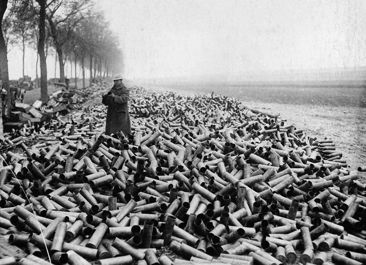 vitaheechul's tweet photo. 105 ملم من قذائف الحلفاء أطلقت جميعها في يوم واحد على الخطوط الألمانية ، 1916م https://t.co/9x1W2MzWyG