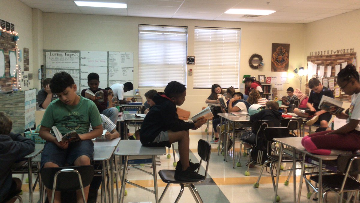 miller_elaclass's tweet photo. Loving Because of Mr. Terupt! @chmscougars https://t.co/nIpaimd8Lq