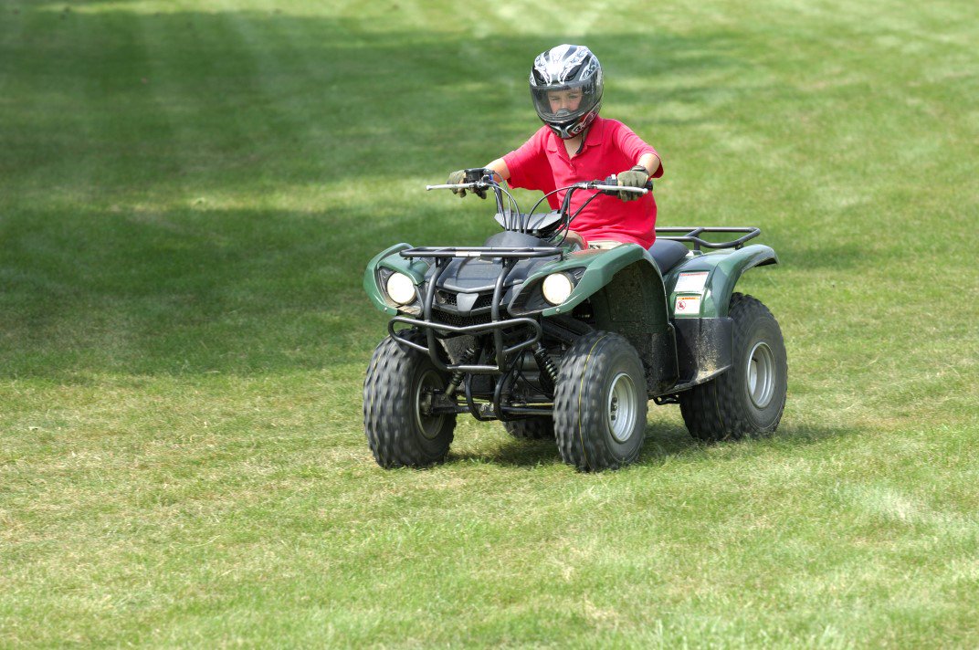 WA_Support_'s tweet photo. NIOSH: About 40,000 kids under the age of 16 are treated in U.S. emergency departments for ATV related injuries each year.  Know more: https://t.co/67KoJgnlnH  #USAgCenters #NFSHW #necasag #ATVsafety https://t.co/cOs7dhzSxq