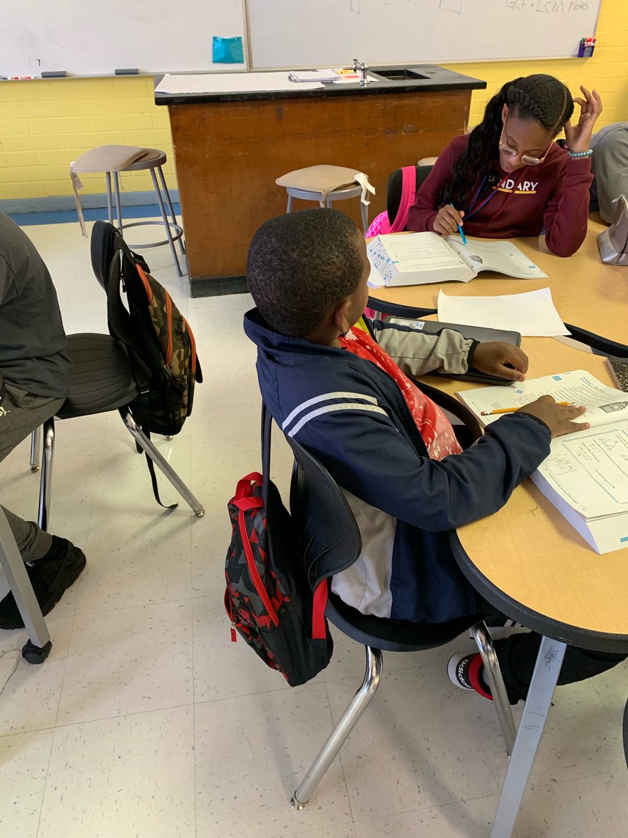 CoachMcKelvey12's tweet photo. It’s fun to see our students taking control of the learning and collaborating with their peers. #studentledlessons #MathOnTheMove #SuperSixth #AVID #CstandsforCollaboration https://t.co/dofzwXDifo