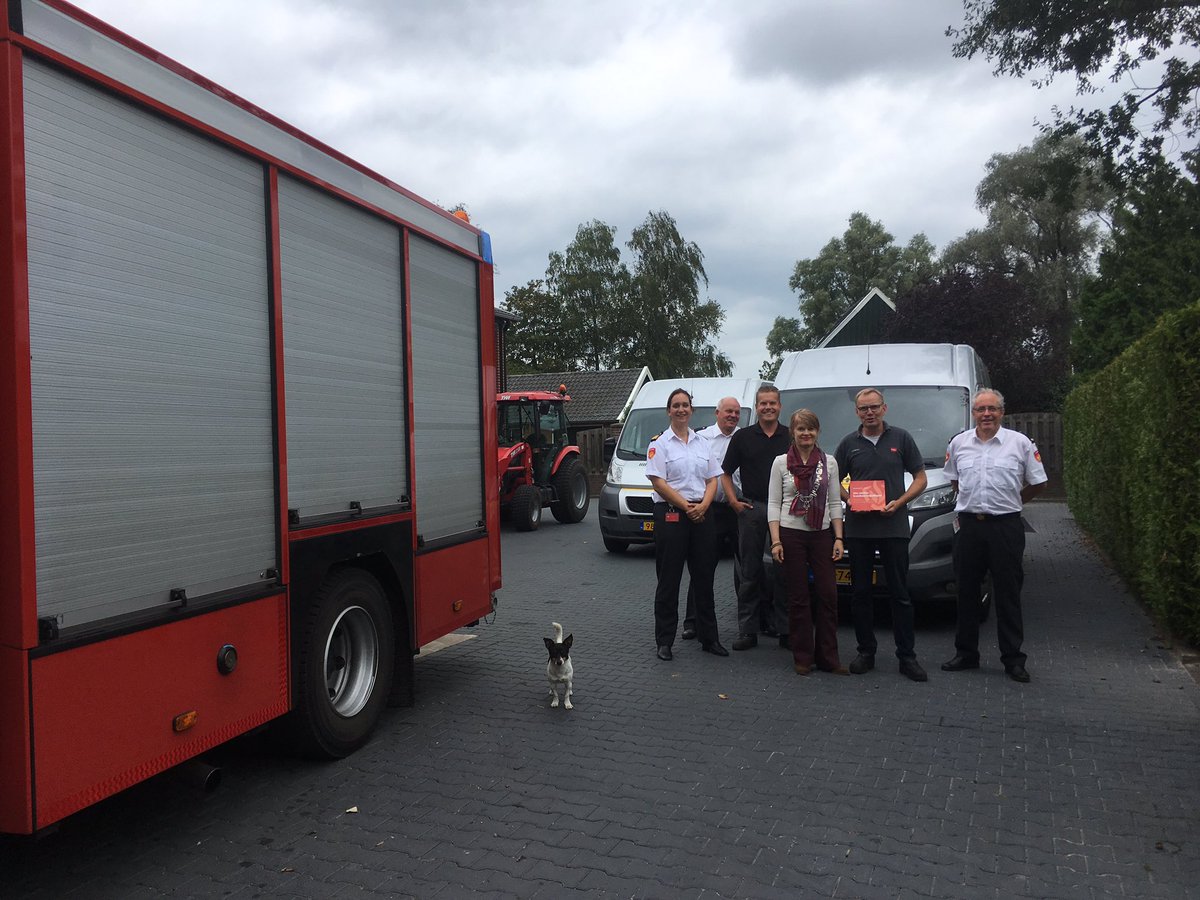 Werkgeversbordjes uitreiken in Losser in aanwezigheid van <a href="/ciakroon/">cia kroon</a>. Begonnen bij H. Koop tuinmachines in Losser waar onze vrijwilliger Harald werkt.