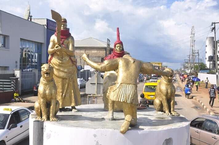 OlaAdene's tweet image. Adornment of Streetcapes, Cultural Statues &amp;amp; Civic Beautification. 

@EdoStateGovt is keen on preserving the cultural heritage of the Edo people which has been physically represented across streetscapes all over the State. 

#4+4Media 
#NextLevel2020 
#EdoLetsGoFurtherTogether