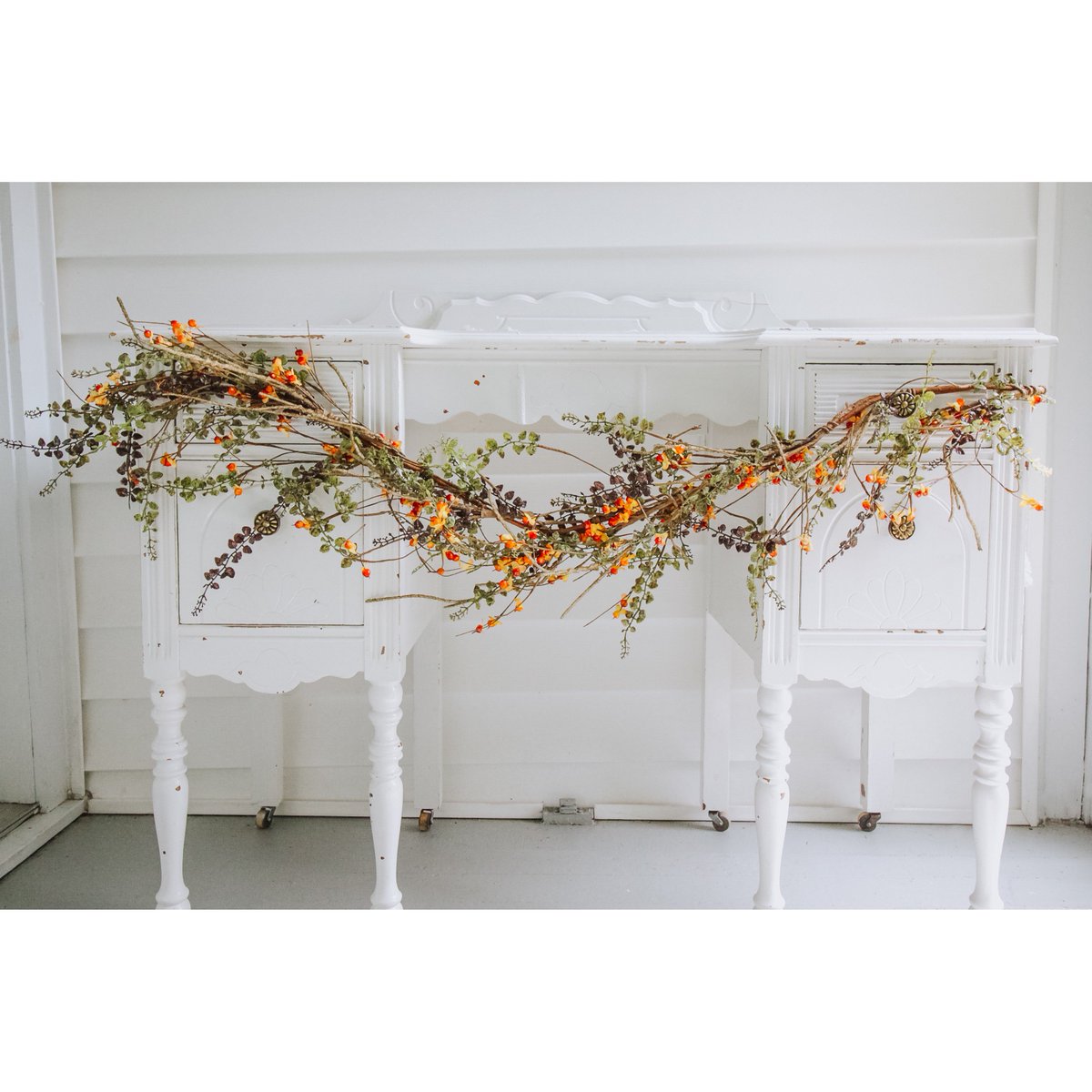 mythirdandmain's tweet photo. This bittersweet garland is one of the items in the Fall Home Décor Box!  Peek into the box here -> https://t.co/SZGTg4I1lf https://t.co/zPgsfHgT8l