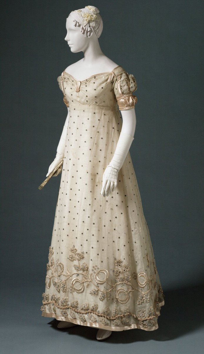 Today's #ootd is an 1817 silk and wool gauze evening dress. It's an interesting example of a transition dress from the Regency period to the 1820s. It has the empire waist but Today's #ootd is an 1817 silk and wool gauze evening dress. It's an interesting example of a transition dress from the Regency period to the 1820s. It has the empire waist but