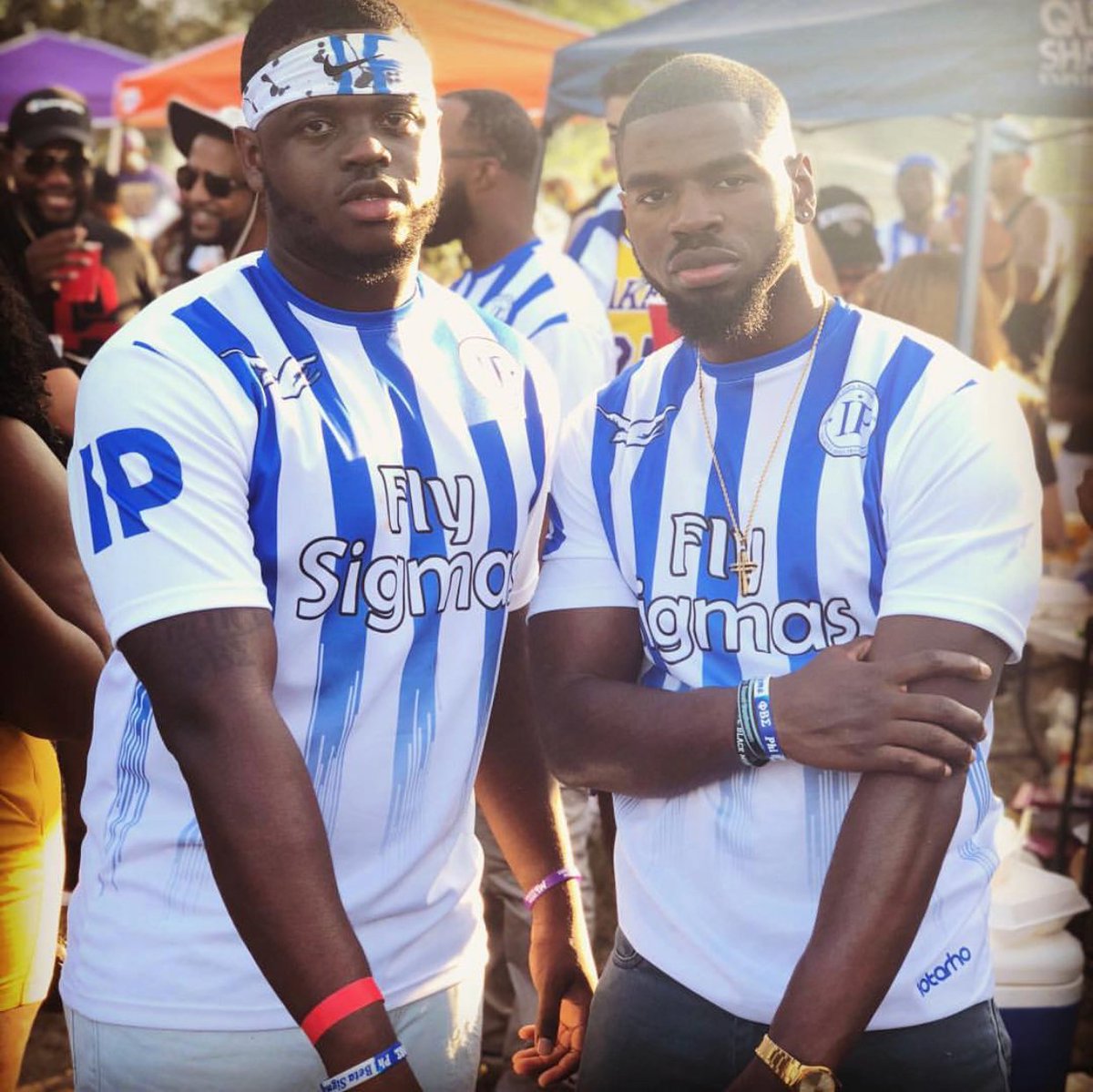 DesilusDesigns's tweet photo. Homecoming 👀👀 that you playa?! Secure your spot for a custom shirt or jersey to represent your school or org at homecoming NOW ‼️
.
.
.
#DesilusDesigns #ΦΒΣ #SupportBlackBusiness #ApparelPrinting #UCFSigmas #IPSigmas #BluJuice #UCFHC #FAMUHC #BCUHC #FSUHC #FAUHC #USFHC #FIUHC https://t.co/iw23uGJm5Z