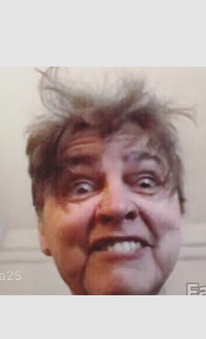 _harmonymadison's tweet image. YOU GOT ANY GAMES ON YOUR PHONE 🖤😂