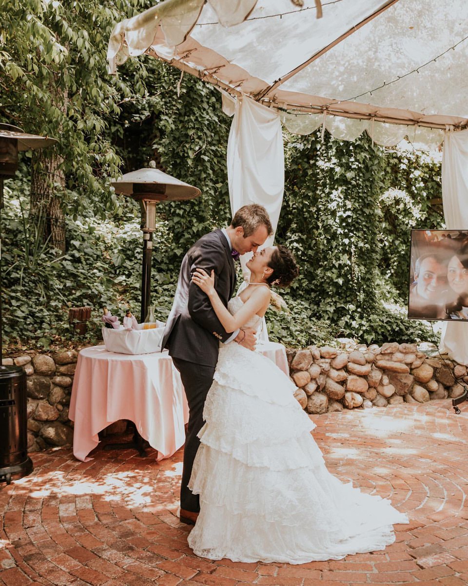 Firstdance Tokyo カリフォルニアで結婚式をされたご夫妻 The Beatlesの I Ve Just Seen A Face にのせてのファーストダンス 暖かな愛が溢れています プレ花嫁 結婚式準備 19秋婚 19冬婚 春婚 夏婚 秋婚 冬婚 令和婚