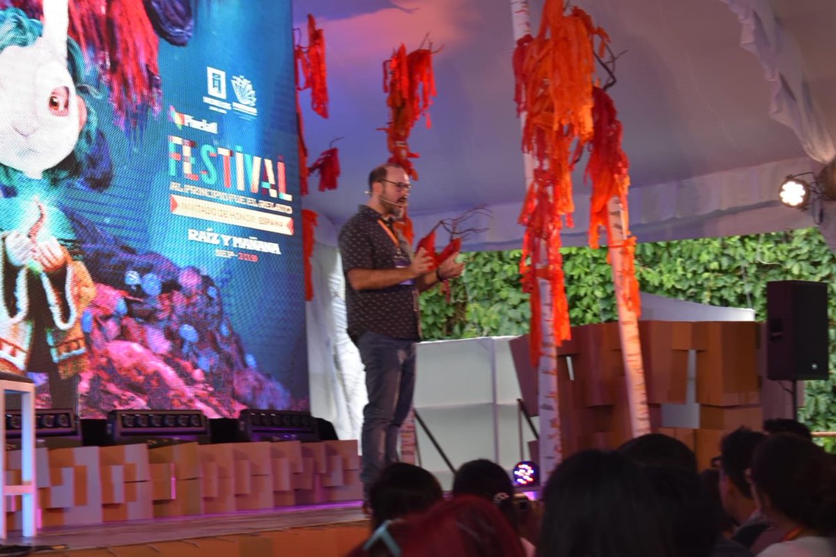 ArkadianVG's tweet photo. Dave Levy, Director de Animación para Disney Plus nos habla de cómo sobrevivir y prosperar en la animación en el @Pixelatl #ElFestival https://t.co/JSESZJHBjO