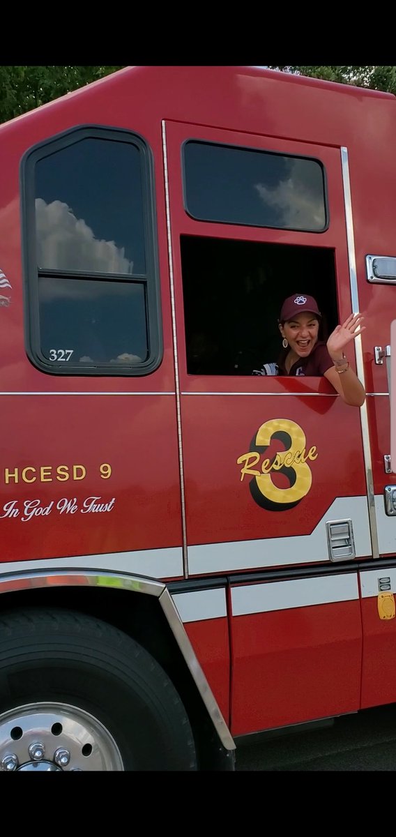 MsYoung_Teaches's tweet image. I 💜 being a Bobcat! 🐾 #BFNDBaby #HOCO2k19 #ParadeFun @CFAnaMartin @BFND_Football @CFSoftball_cats @CoachPaye_BFND
