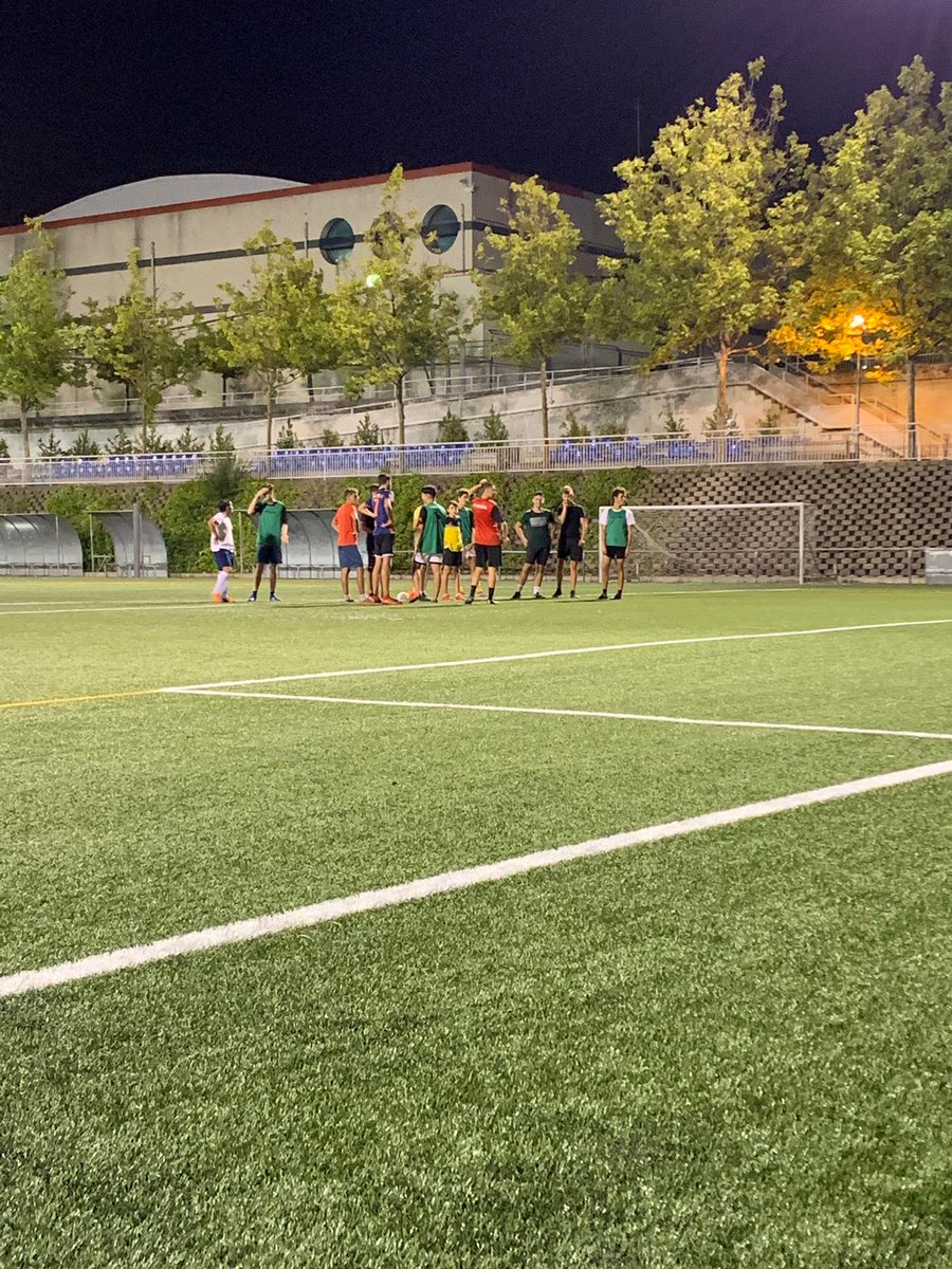 Ruguetor12's tweet photo. Y que esto no ha hecho nada mas que empezar... mucho trabajo por delante con la mayor de las ilusiones puestas en esto!! Y contento de tener al mejor compañero del mundo!! @RodasBorja #DaleBase⚽️🔥 @base3cantos https://t.co/EG4OyVs5j7