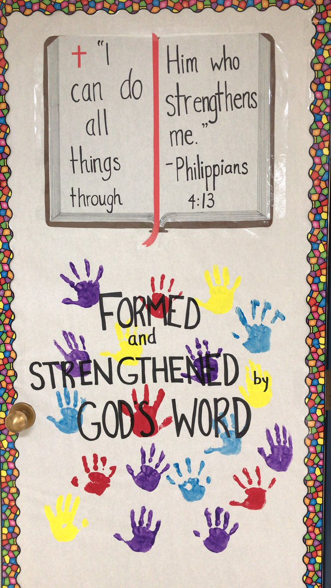 MrsRehmansClass's tweet photo. Thanks Mrs. Miron for helping us create our door!   #ecsrdstrength https://t.co/fQNlPUBH14