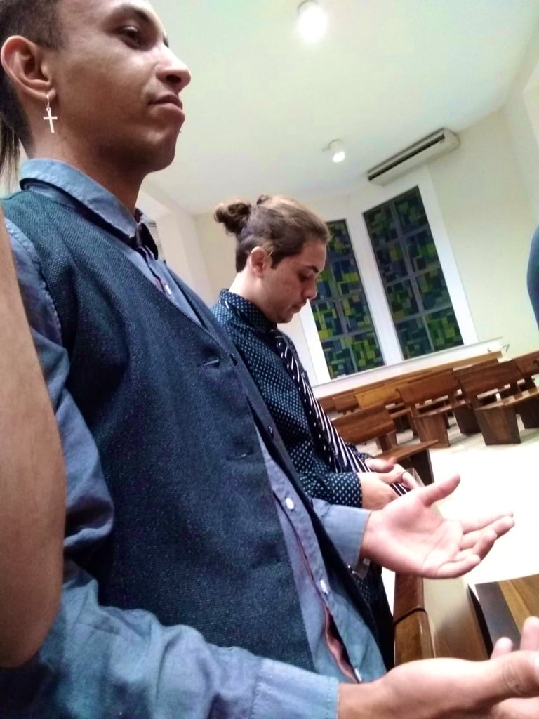 tatuante's tweet photo. Quem a sogra quer adorando ao senhor / Quem chega parecendo o satanás https://t.co/qG6ivubYui