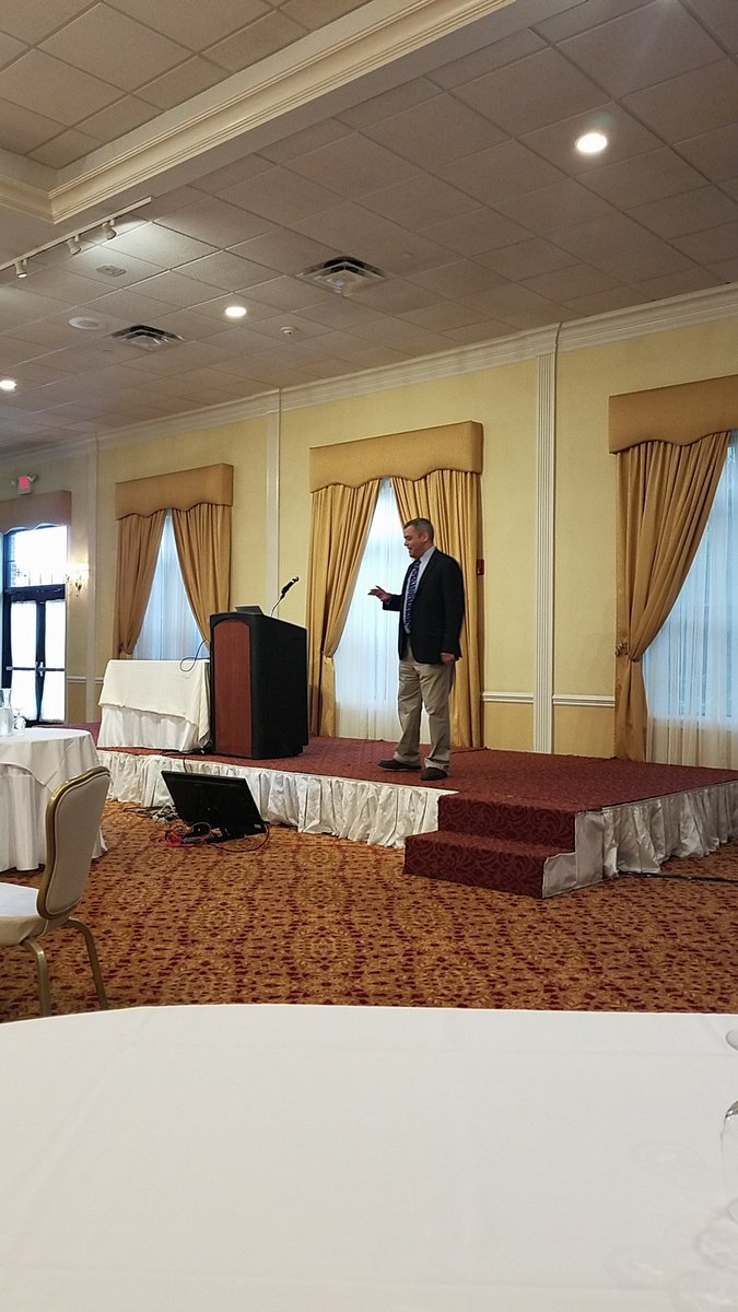 VBMCEMS's tweet image. Dr. Chris Fullagar presents RSI Checklists and Bougie Assisted Laryngoscopy #2019ResusCon #FOAMems #VBMCME #EMSNATION