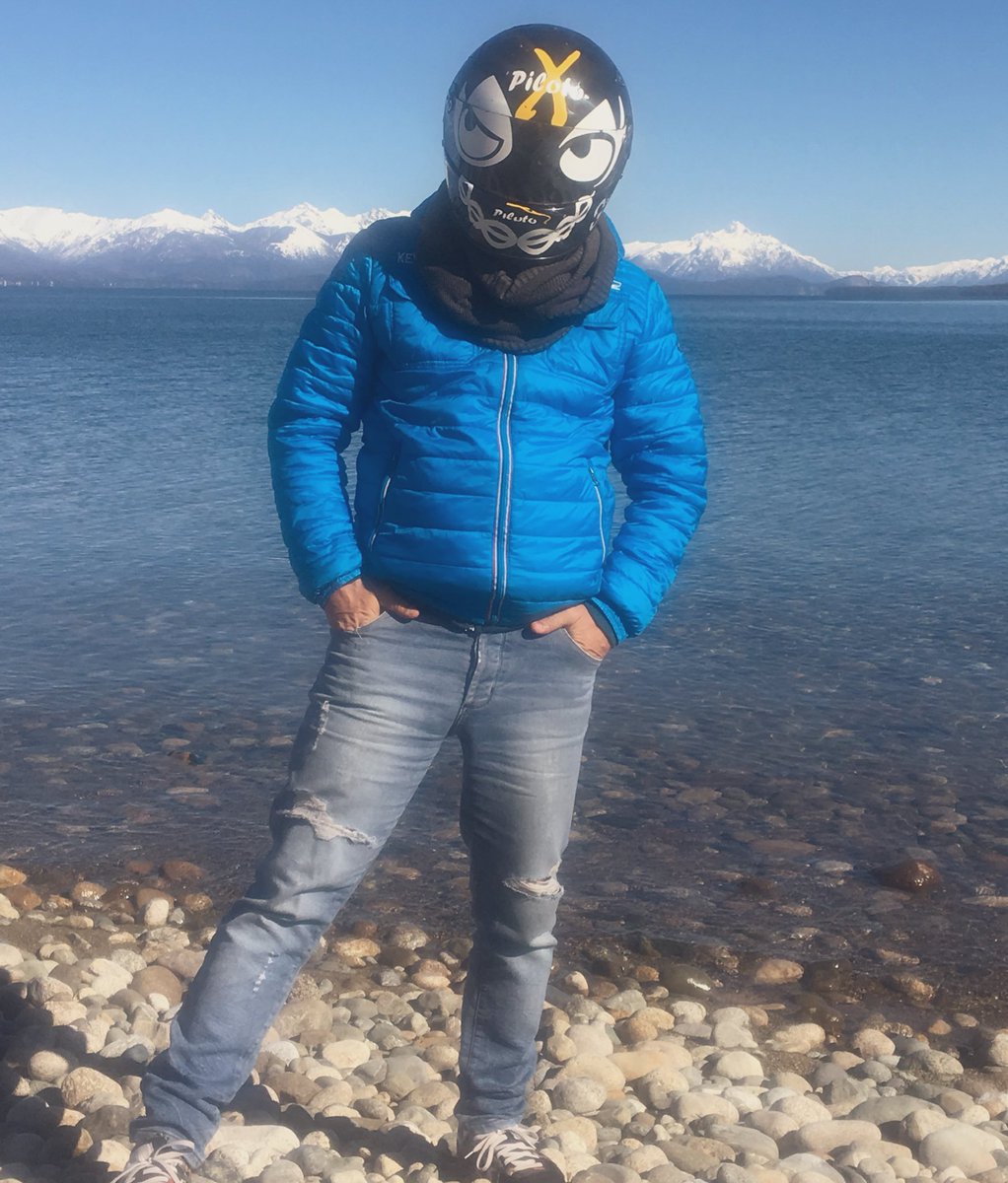 PilotoX1's tweet photo. Que hermoso país tenemos 🇦🇷
#TurismoVial #JornadasViales #SafetyGroup #DinaHuapi https://t.co/0kkE9eM5Qo