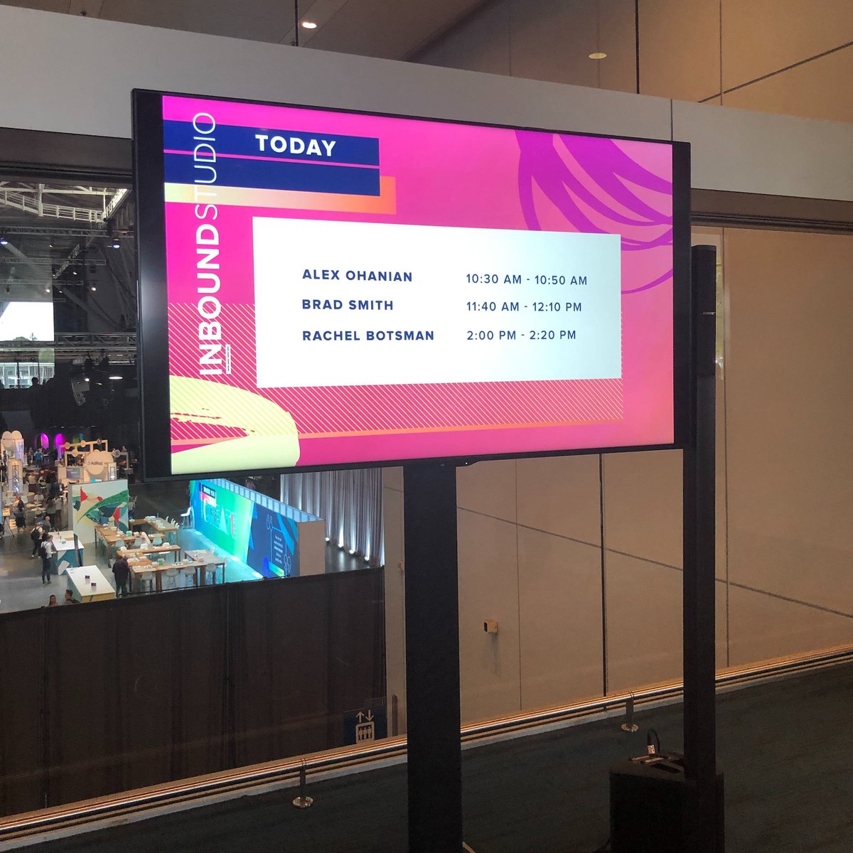 The <a href="/INBOUND/">INBOUND</a> #digitalsignage looking great as we walk the conference. Congrats on an awesome looking #INBOUND19 channel.