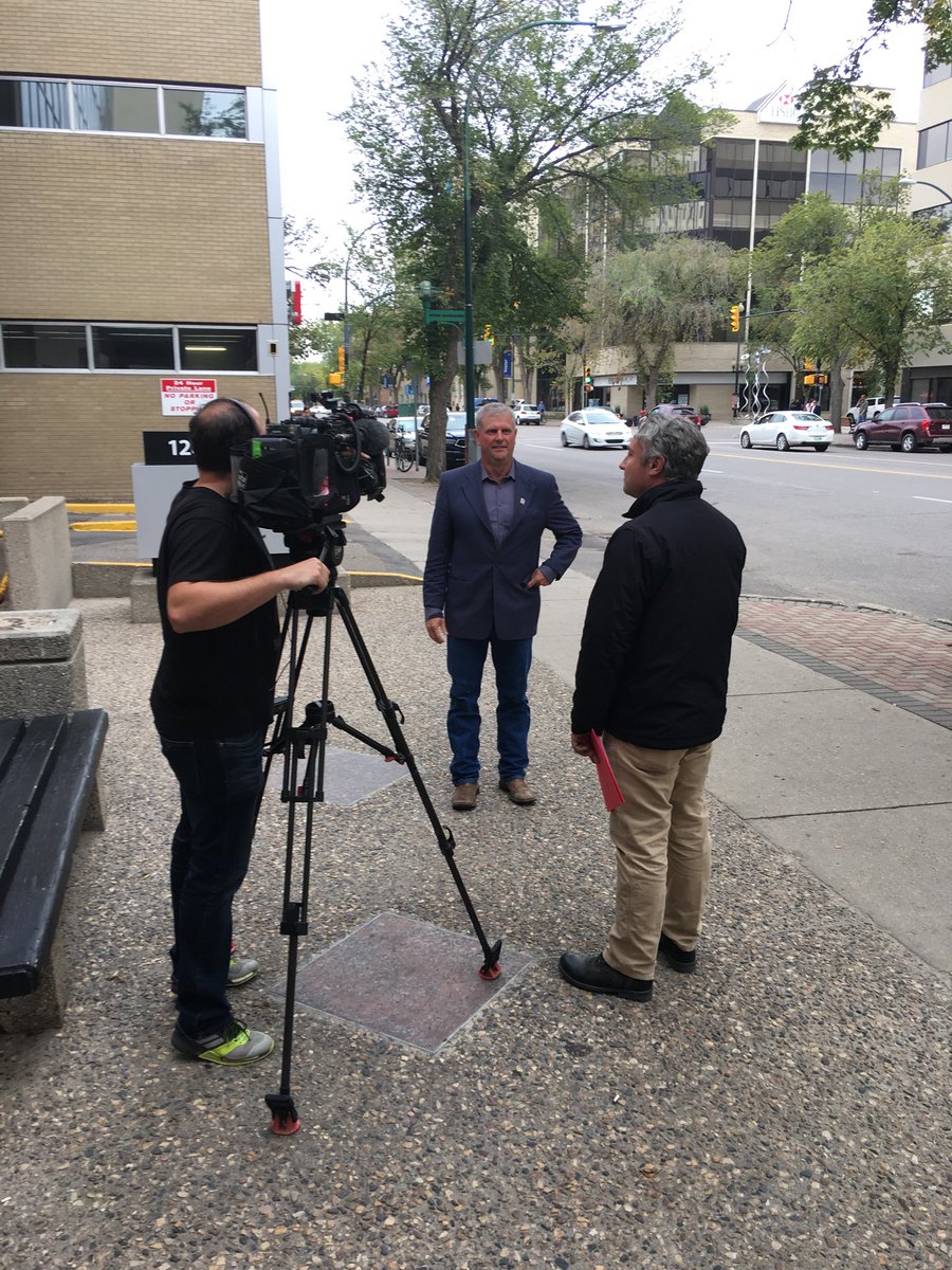 Talking vaping in schools with #CBC News. Hoping for tighter provincial regulations around the marketing and sale of these products to youth. #sasked