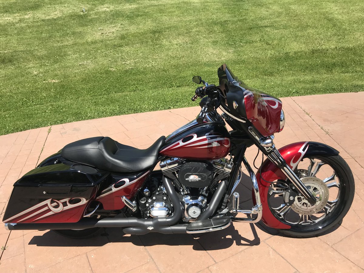 JamiesBigBend's tweet photo. Wesley congrats on your absolutely stunning Street Glide! What a great looking motorcycle - enjoy this great ride!! Thank you for your business!!
#hdmotorcycle #streetglide #want #ride #harleys #touring https://t.co/yrvkEIe8E2