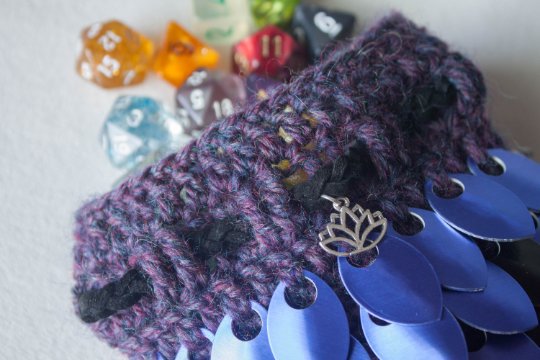 A tranquil bag to love and cherish your dice. #dnd #rpg #dice 

etsy.com/listing/733907…
