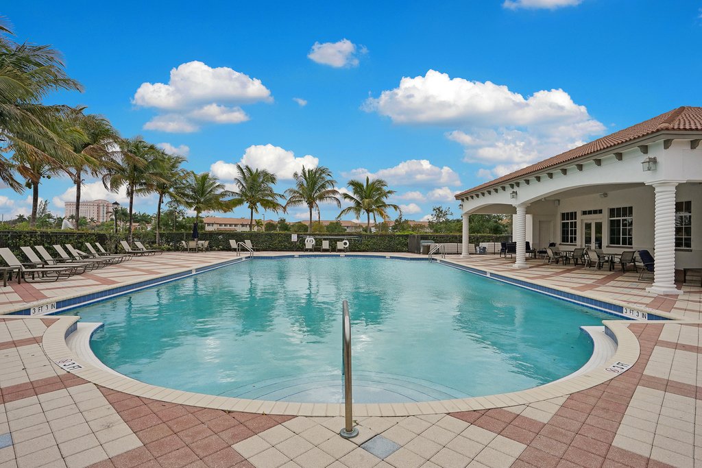 How do you take care of yourself on #WellnessWednesday? Workout in your state-of-the-art fitness center, take a lap in your resort-style pool or sit in the clubhouse and read a book- right in your own back yard when you live in a 13th Floor Home's community! 

#13thFloorHomes