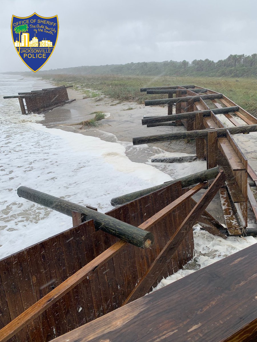 JSOPIO's tweet photo. #HurricaneDorian damage at Hanna Park.  #Dorian 🌀 https://t.co/qv7zeGTa9R