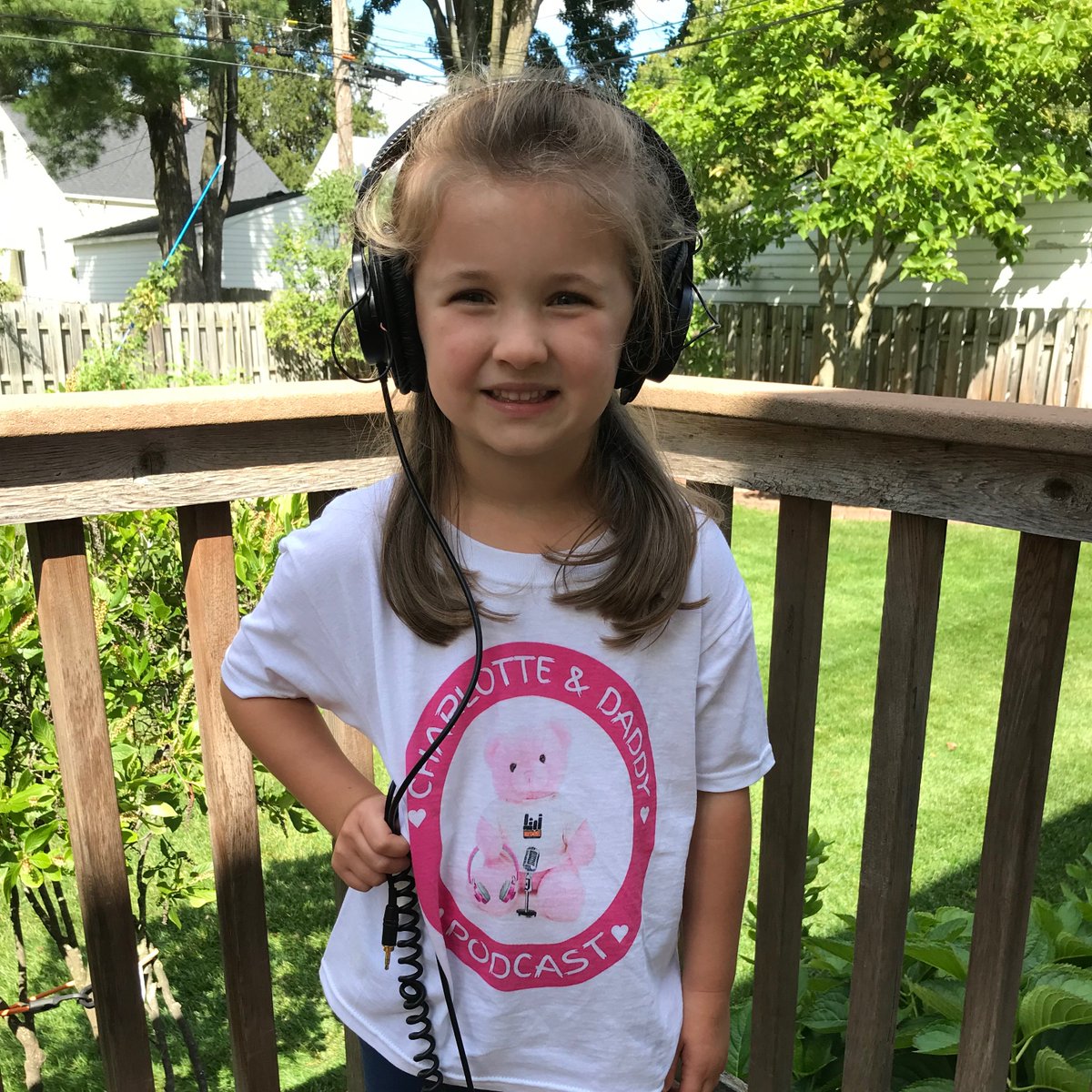 marcfell's tweet photo. Thanks for the shirts @Mr_MAG0O. You made a 5-year-old very happy. Now she just needs to get back to work and record another one! #schoolcanwait https://t.co/67w6HRYFVS