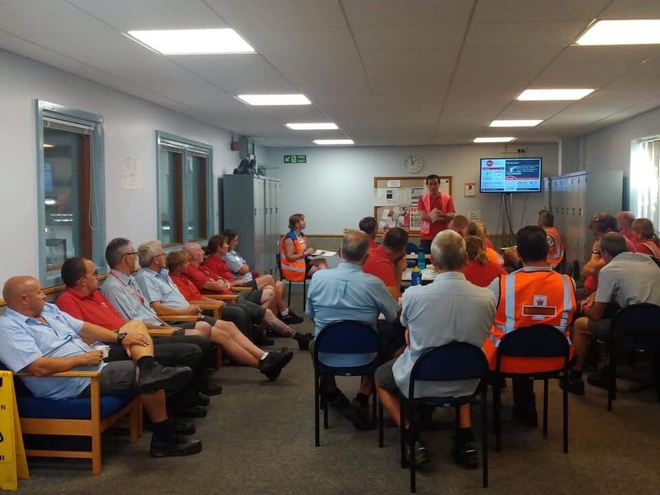 Our dispute with Royal Mail Group is an issue that concerns all of us, regardless of workplace, function or age. That is why it’s great to see Billy Hunt of our Young Workers Committee leading a gate meeting. We have the power to shape the future. Vote yes. #WeRiseAgain 🦁