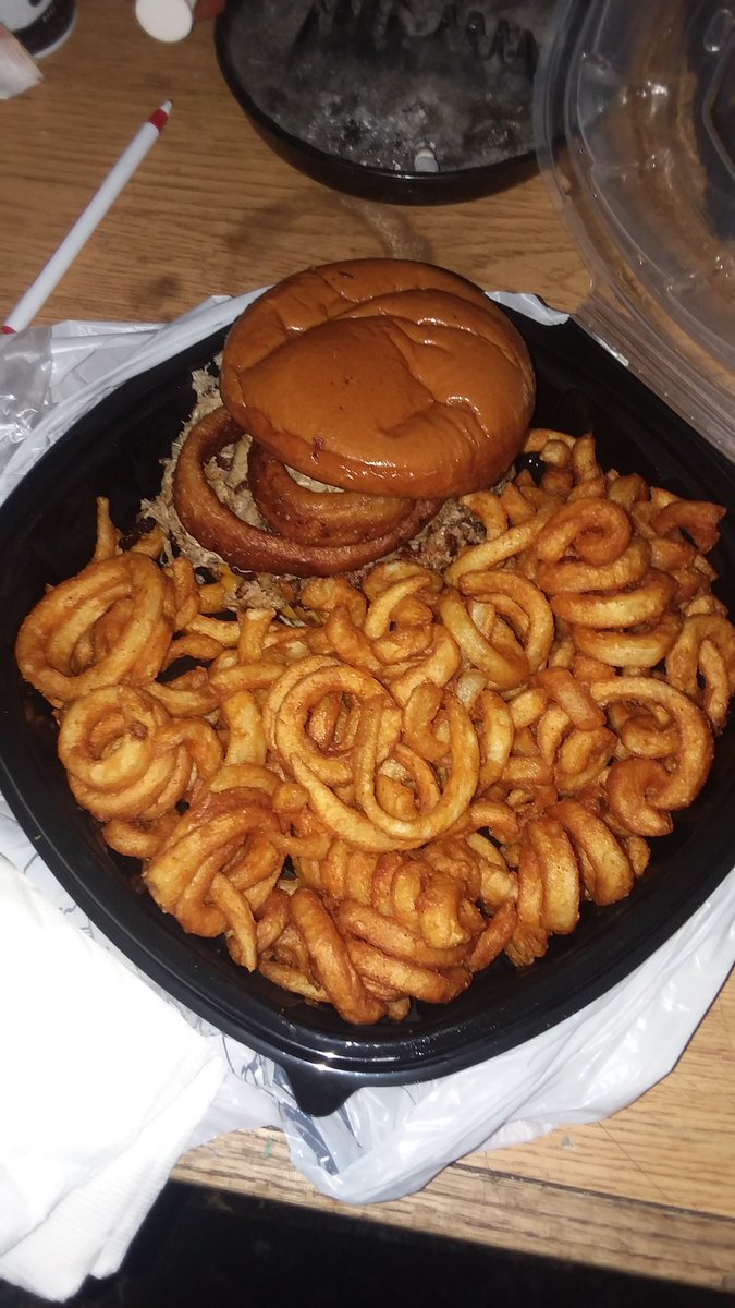 ol_bobby's tweet photo. #wingsEST. NOW THATS WORTH THA BREAD https://t.co/vAsz8feBq4