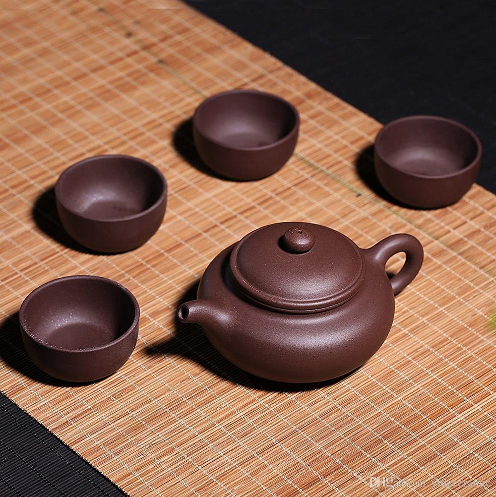 TODAY'S LESSON!!BEWARE OF BAD/FAKE CLAY TEA POT!!Inspect the teapot properly. If you see dots, it means it has been mixed with different materials. Low quality!Teapot colour inside and outside must be same, if not, it is just painted. Bad teapot! #TeaTimeWithKC