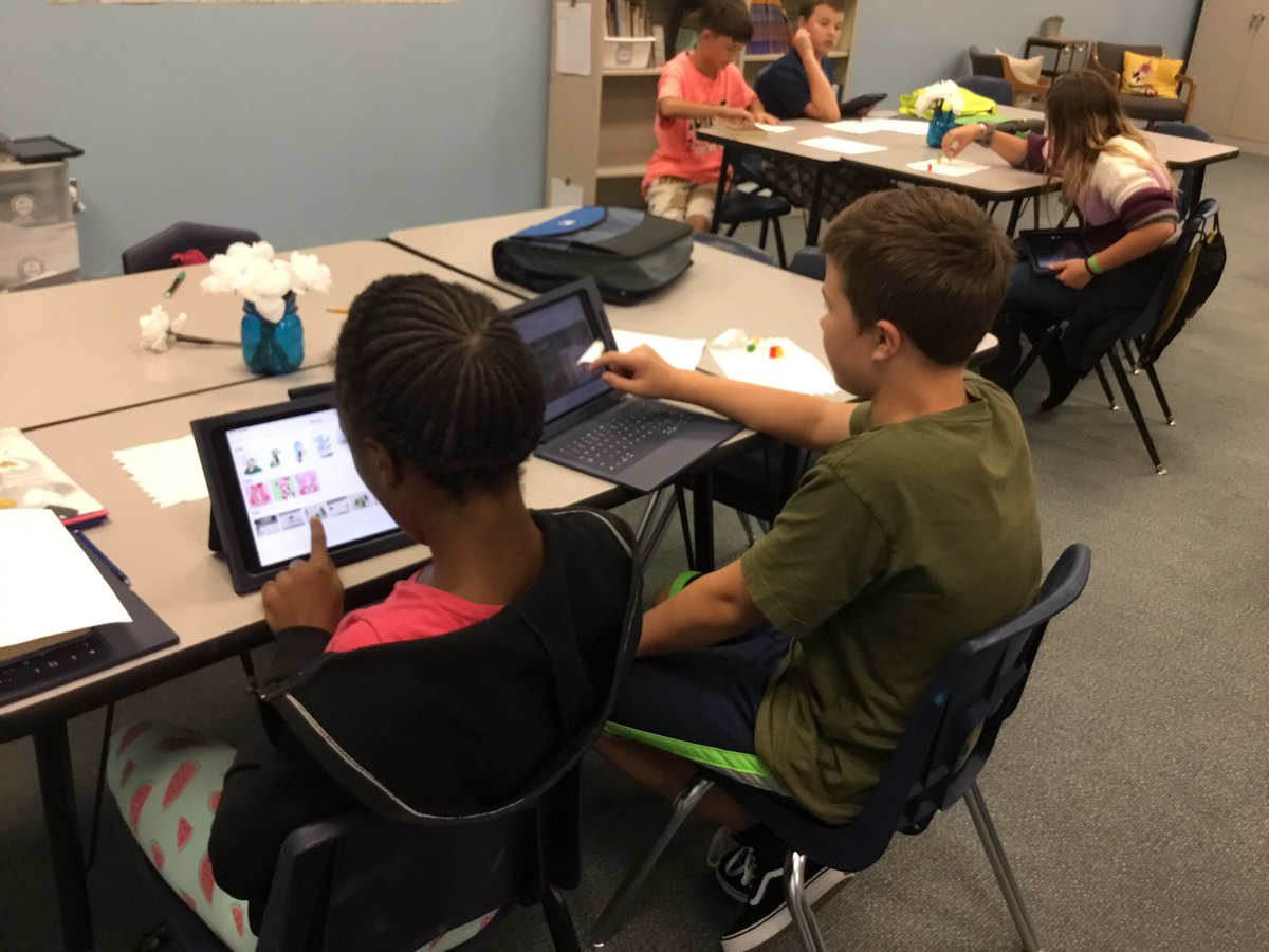 MrsSchuver's tweet photo. Today students showed what they learned about forms of government with what else other than...GUMMY BEARS @lmsleopards #cps #CPSBest #thebestisyettocome #gummybearlearning #7C https://t.co/pGdub97pTv