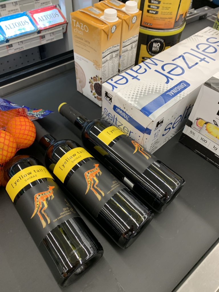 Silver_Lining76's tweet photo. #dorianiscoming #Dorian2019 #HurricanePrep @EdPiotrowski @nathandickson @TommyCPhotogra3 @jimmbsc @JimCantore @jamiearnoldWMBF https://t.co/FTSSgmibfP