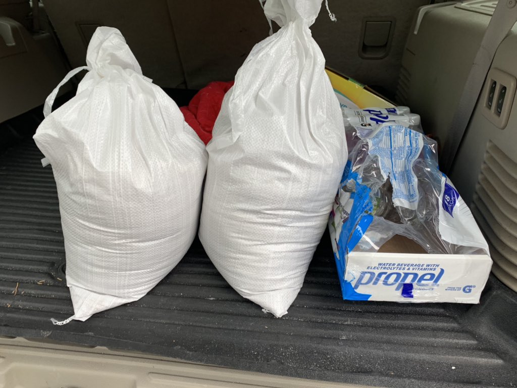 Silver_Lining76's tweet photo. #dorianiscoming #Dorian2019 #HurricanePrep @EdPiotrowski @nathandickson @TommyCPhotogra3 @jimmbsc @JimCantore @jamiearnoldWMBF https://t.co/FTSSgmibfP