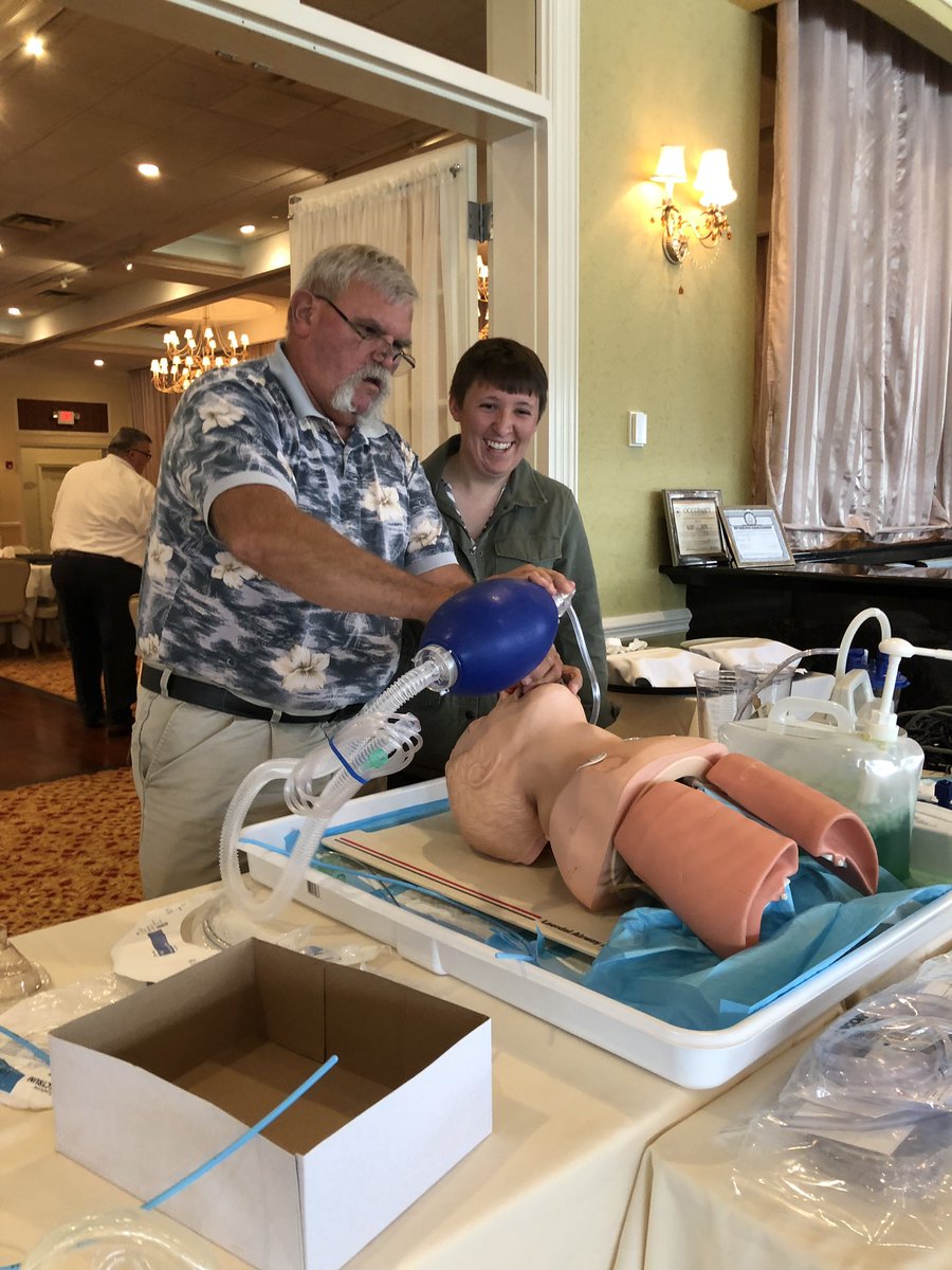 EMS_Nation's tweet image. @VassarCME Preaching the SALAD gospel. Train like you fight and fight like you train! Decontaminating a mucked airway inspired by @jducanto #2019ResusCon #FOAMems @VassarCME