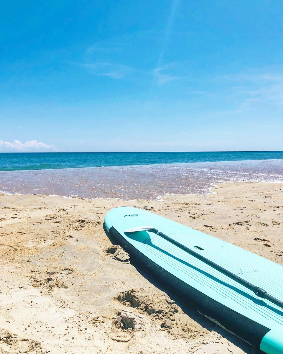 OBXTourism's tweet photo. Board but never bored ๐ Whatโs your favorite beach activity? (Photo: @midgettrealtync) #repost #frisco #frisconc #obx #outerbanks #obxtourism #obxlife #obxstuff #ocean #relax #nc #nctourism #explorenc #vacation #tourism #beachlife #saltlife #travel #paddling #paddleboard https://t.co/DQhE8r9EaD