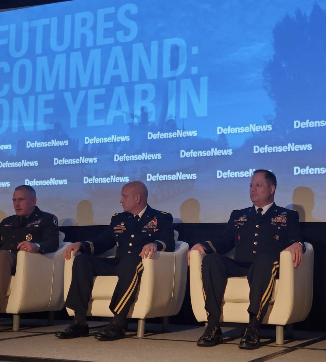 armyfutures's tweet image. GEN Murray and the @NGCVCFT &amp;amp; @FVLCFT Directors participated in a panel discussion at the @defense_news conference to update #FuturesCommand’s progress “One Year In”. #DNConf