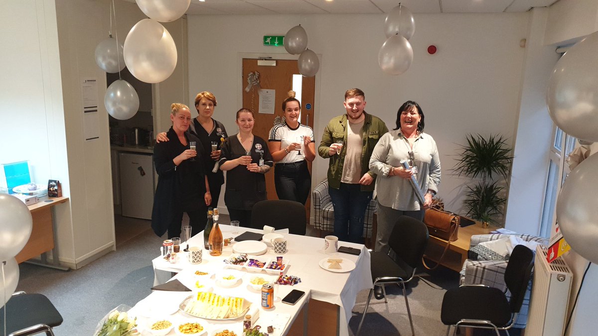 BalmoralBearsd1's tweet photo. #nationalcarersday what an amazing team #balmoral bearsden has.
Great to have some down time to show our appreciation. #daretobediffrent #appreciation https://t.co/CJ25dMZgLu