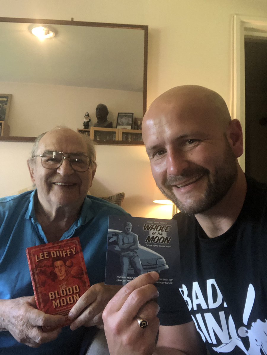 stevewraith's tweet photo. Great to see Fred today. Dropped him a copy of Lee Duffy book and DVD thanks to @jamieboyle10 order the book and dvd on @AmazonUK https://t.co/bVQfpwryAM