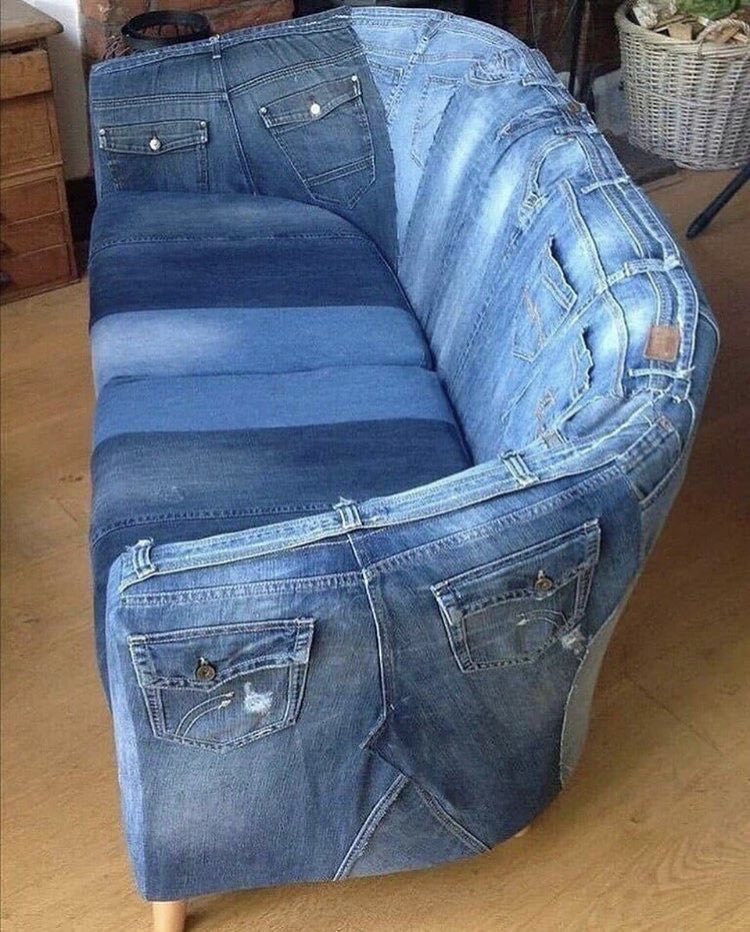 maddecent's tweet photo. slept on diplo’s couch last night https://t.co/p9VQFVB0g5