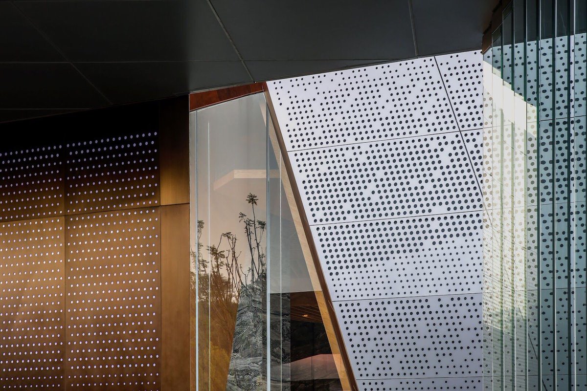 officialscsiga's tweet photo. Chongqing Longfor • Hall of Waterfront City |Designed by: Shanghai Tianhua Architecture |Yubei, Chongqing, China

Wood Cladding - Facade
Wood Species - Copper

Photographer: Su Shengliang

#Architecture #Parklex #Wood https://t.co/Qkv3NsBnKS
