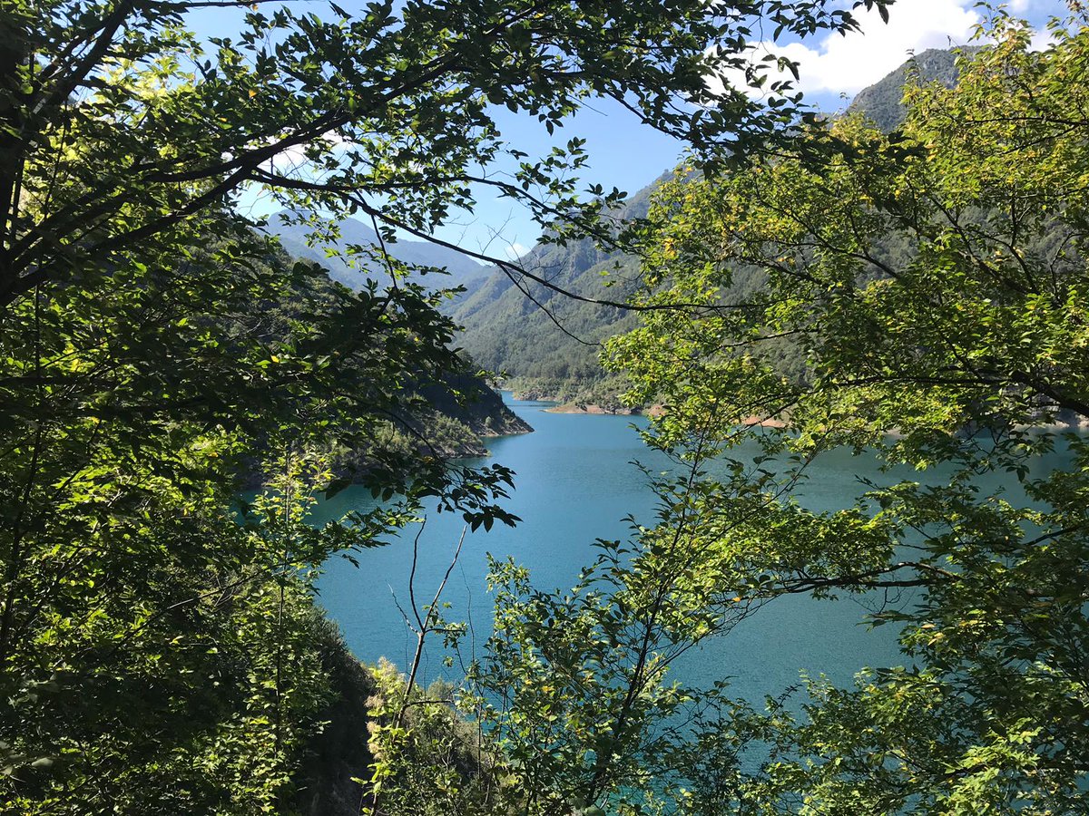 brain_apps's tweet photo. Quite the afternoon. 1783metres uphill. The most beautiful ride I have been on. 2594 calories burned. #doublepudding https://t.co/E4qZREJAg0