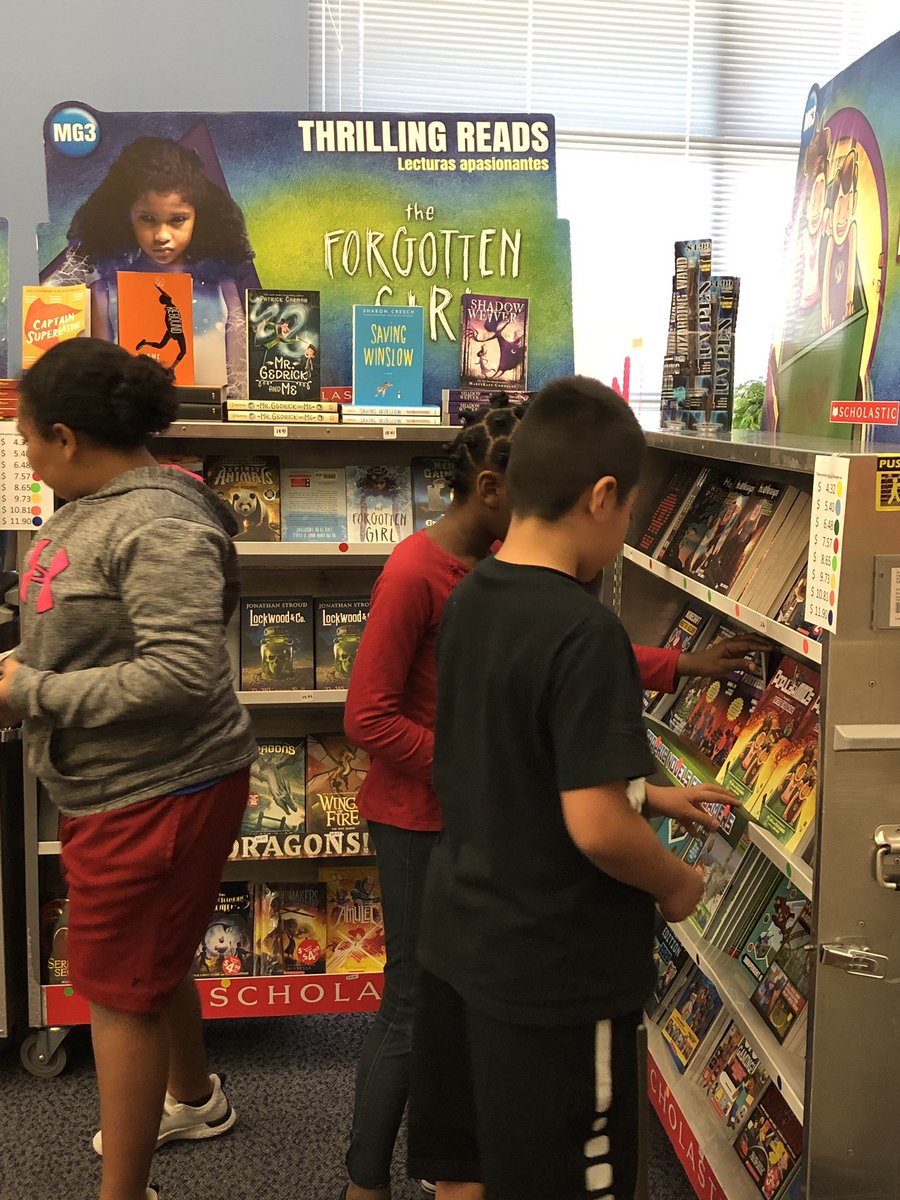 AlexanderLibra4's tweet photo. The book fair is “snow much fun! Come see us! https://t.co/wiC7CZeit3