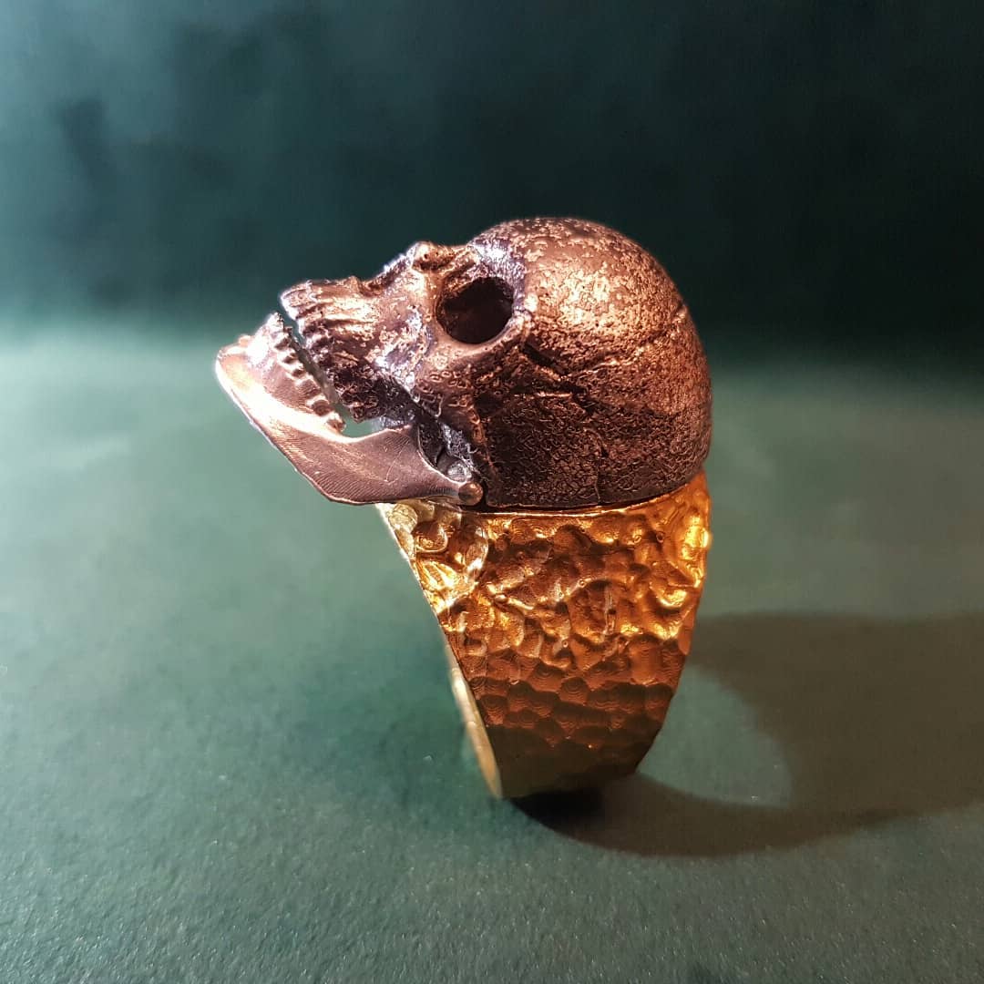 Horned_Octopus's tweet photo. https://t.co/bcBgo4Lyxa
#skullring #humanskull #jewelry #jewelrydesign #gold #golden #silver #precious #luxury #3dmodel #3dprinted #zbrush #jeweleries #artwork #art https://t.co/21Q9D5eSMI