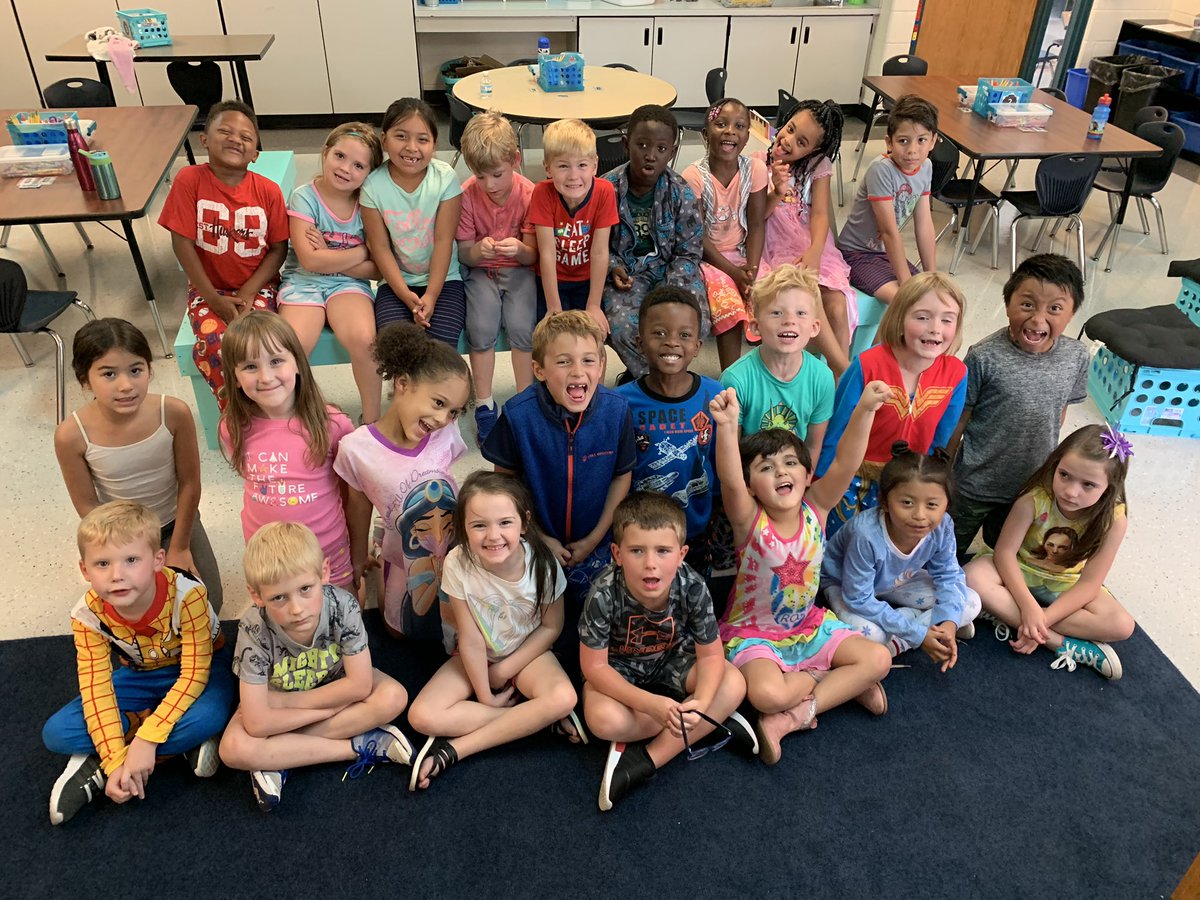 barnes1stgrade's tweet photo. Pajama Day in our first grade classroom. What fun coming to school to learn in our PJs!! 😊 https://t.co/4FDQ8UKjR2