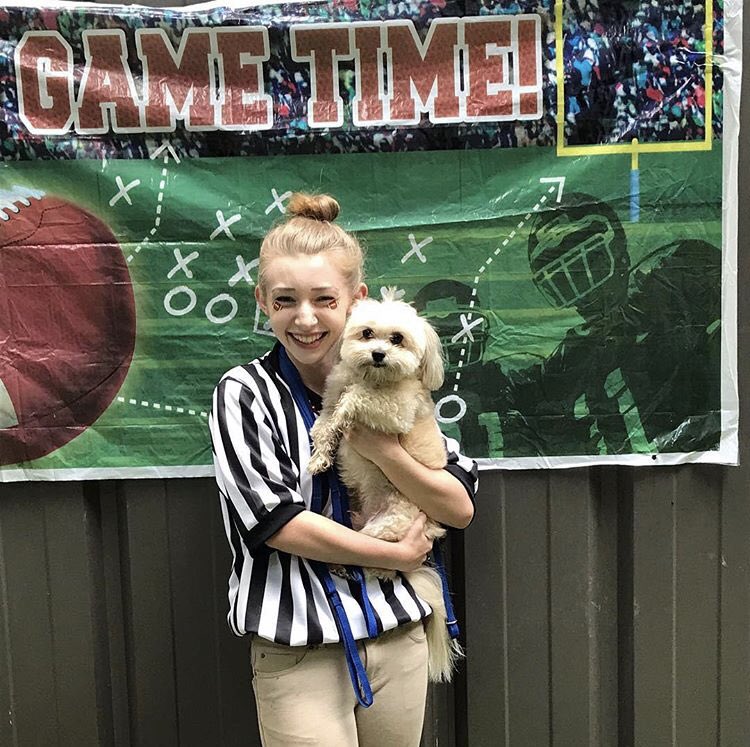 safaripetresort's tweet photo. It’s almost FOOTBALL FRIDAY TIME! 🏈Join us NEXT Friday 9/13 in Doggie Day Camp for Game Day good times!🏆
.
#safaripetresort #footballfriday #murfreesboro #touchdown #doggiedaycare #doggiedaycamp #playtime #dogsofmurfreesboro #dogsoftn #dogtreats https://t.co/VmjsniKjIc