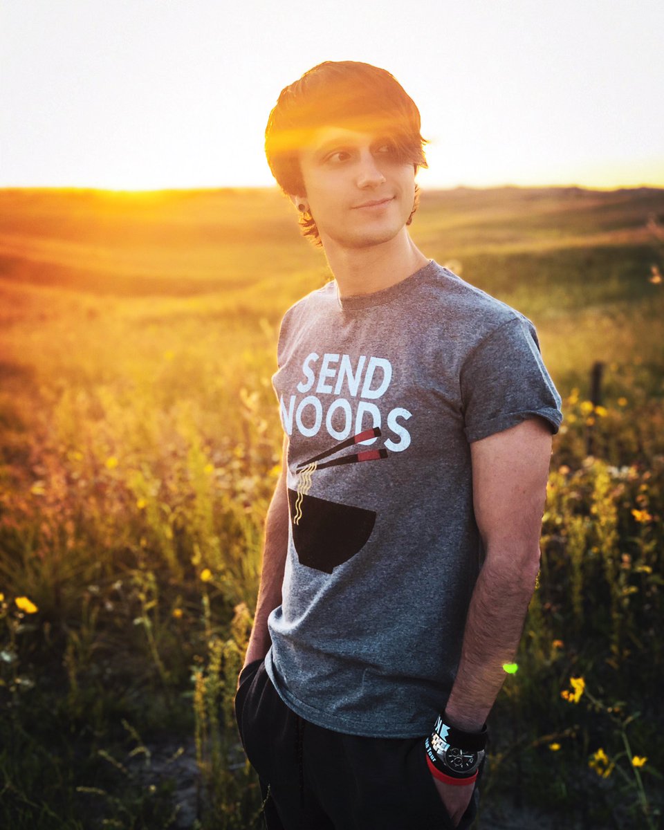 dmfdmfmusic's tweet photo. Send Noods #JustOneMoreBootyPic #INeedIt https://t.co/V1YG3GWSyI